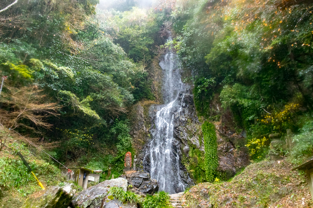 清水の滝 佐賀県 観音様の見守る名水パワースポット 滝ガールの活動報告サイト Takigirl Waterfall Peace